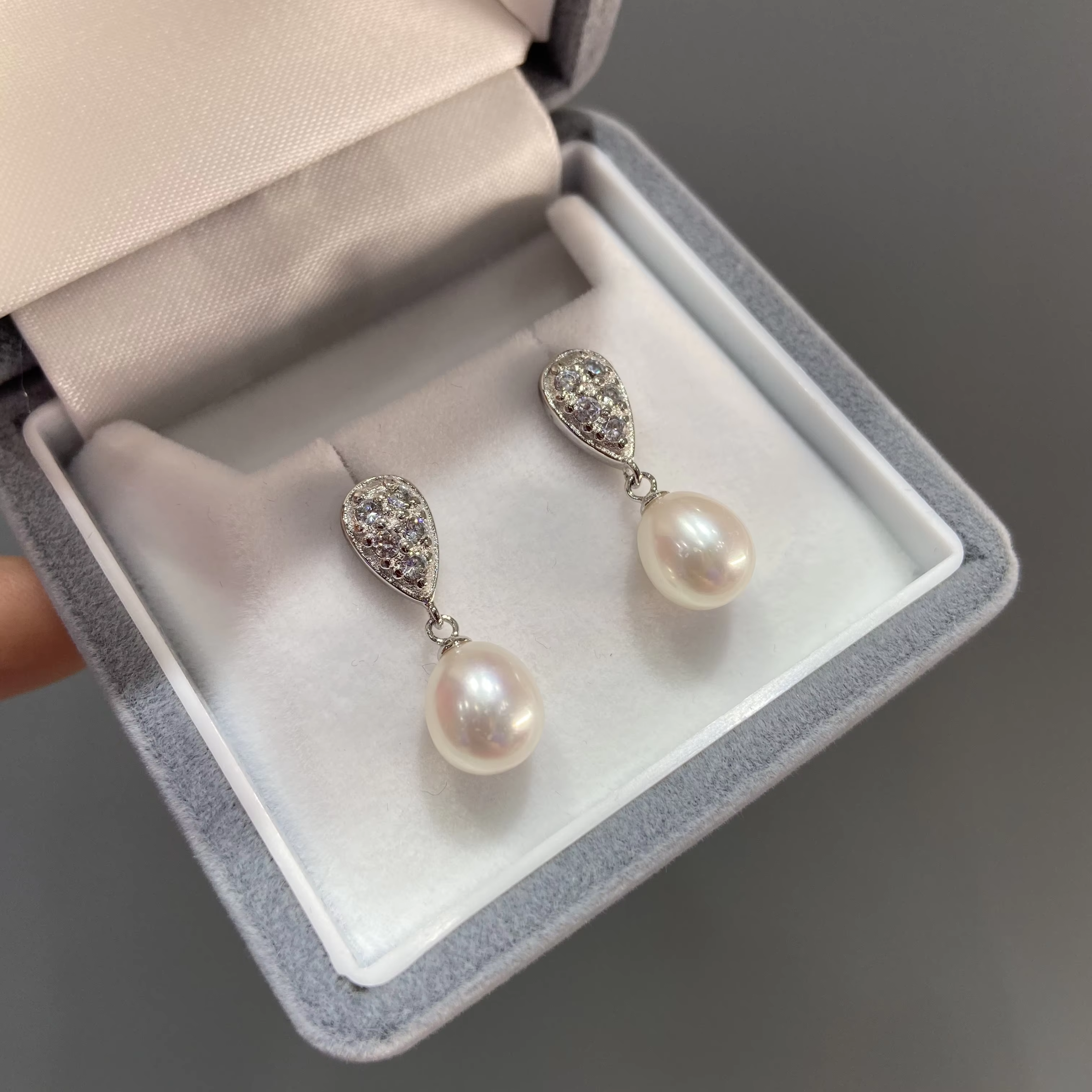 925 Sterling Silver 8-9mm Water Drop Freshwater Pearl Earrings