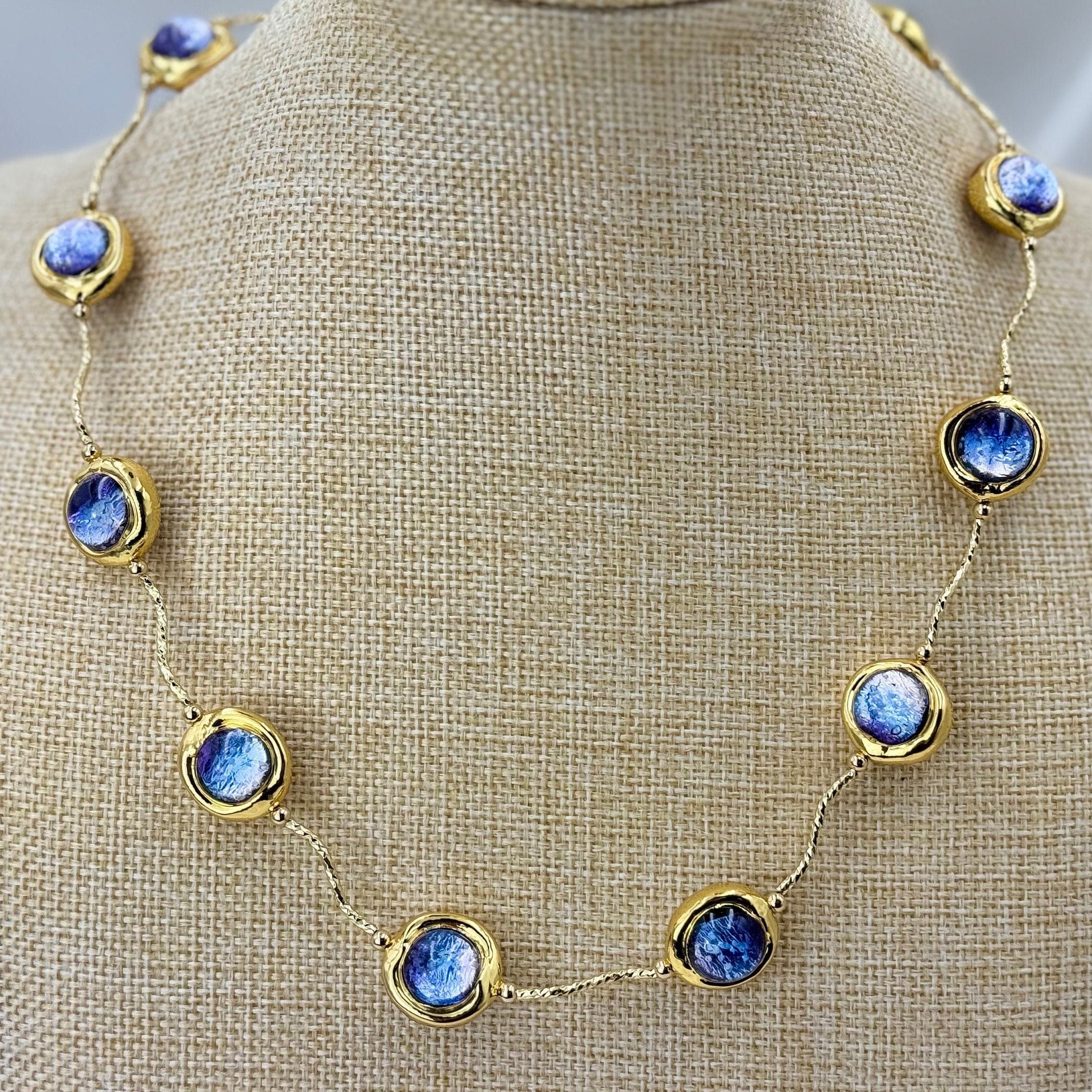 Colorful cat eye beads necklace.