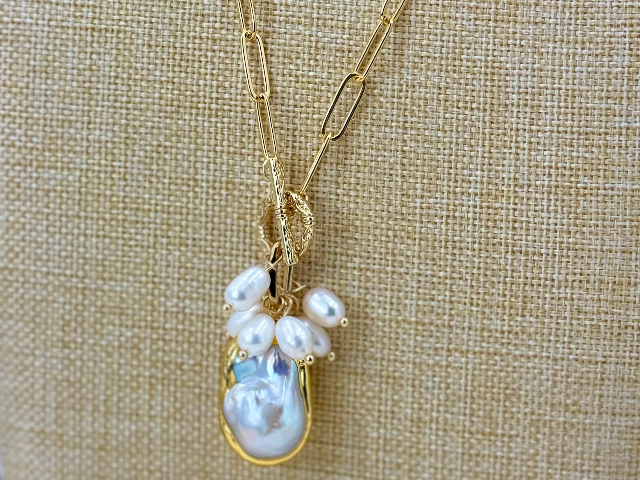 Natural Baroque pearl Pendant Necklace