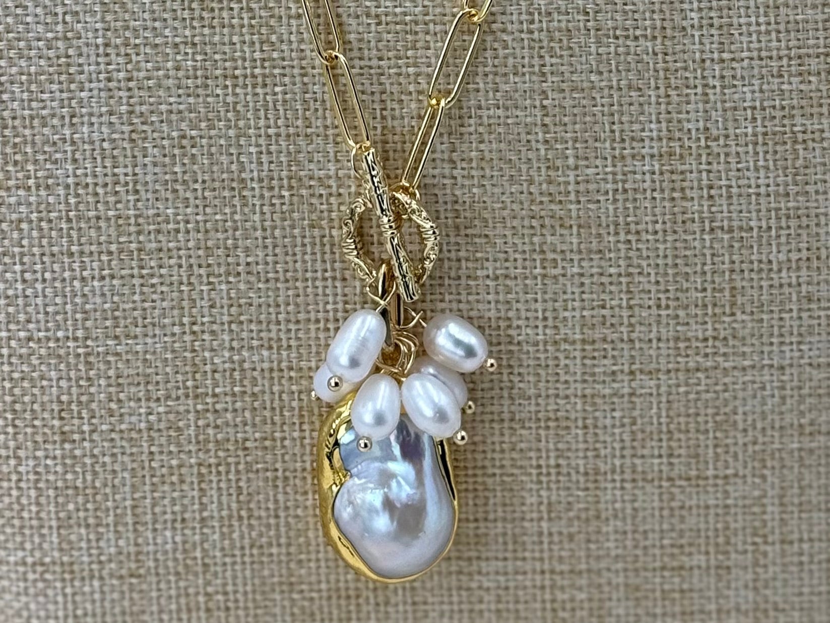 Natural Baroque pearl Pendant Necklace