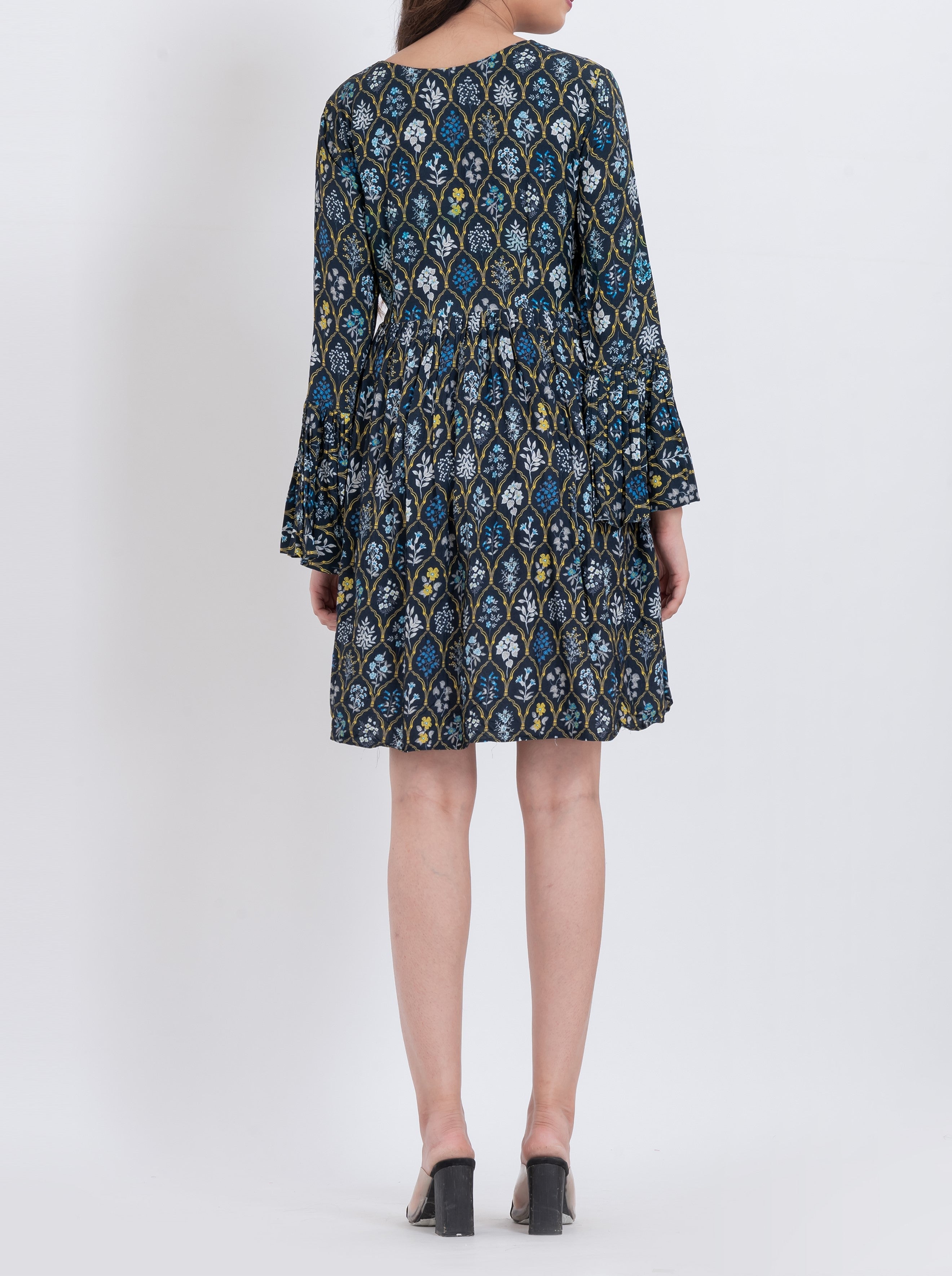 Botanical print V-neck short dress with bell sleeves