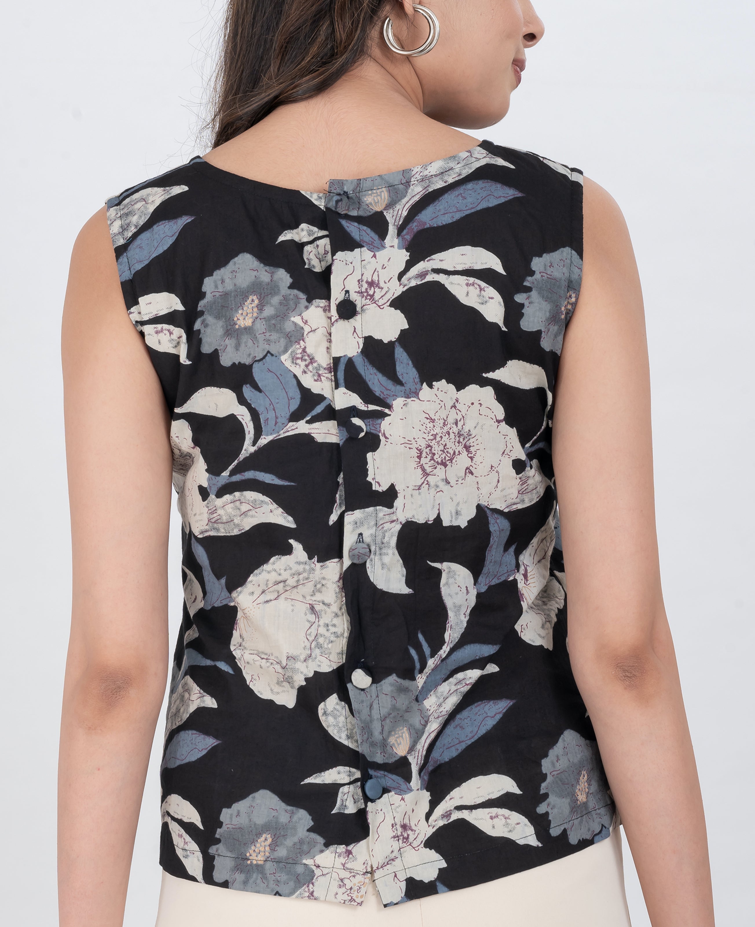 oversized floral print sleeveless blouse