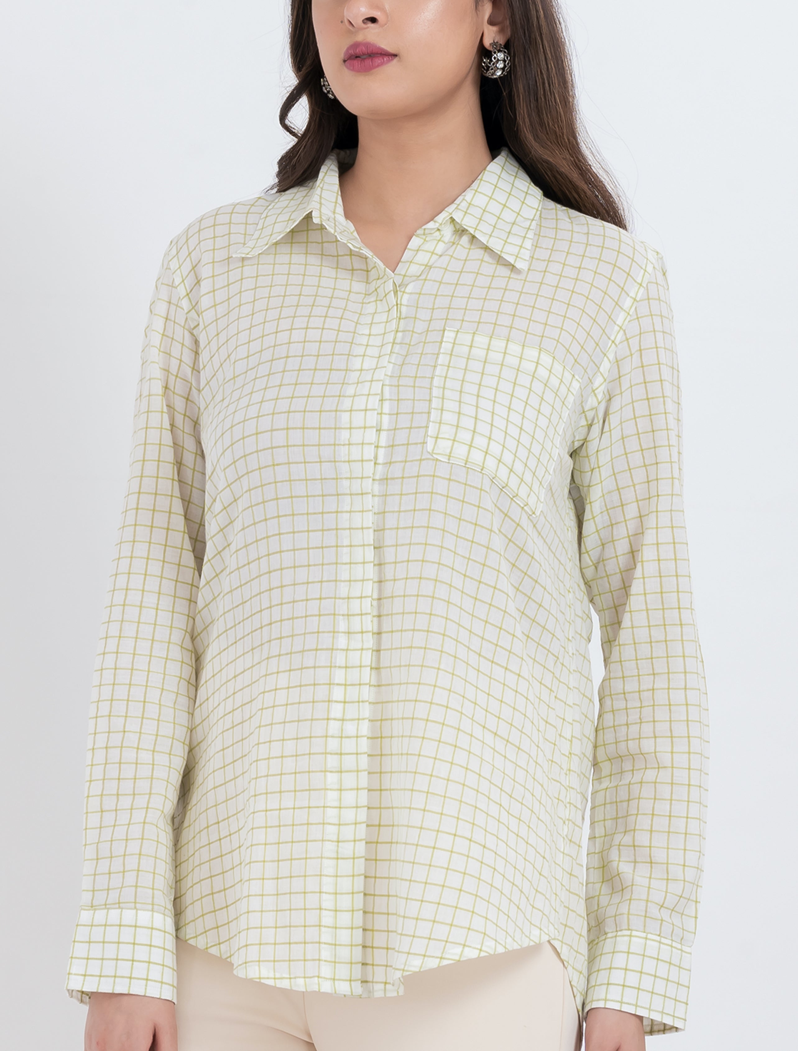 Comfortable cotton shirt with a delicate grid print design