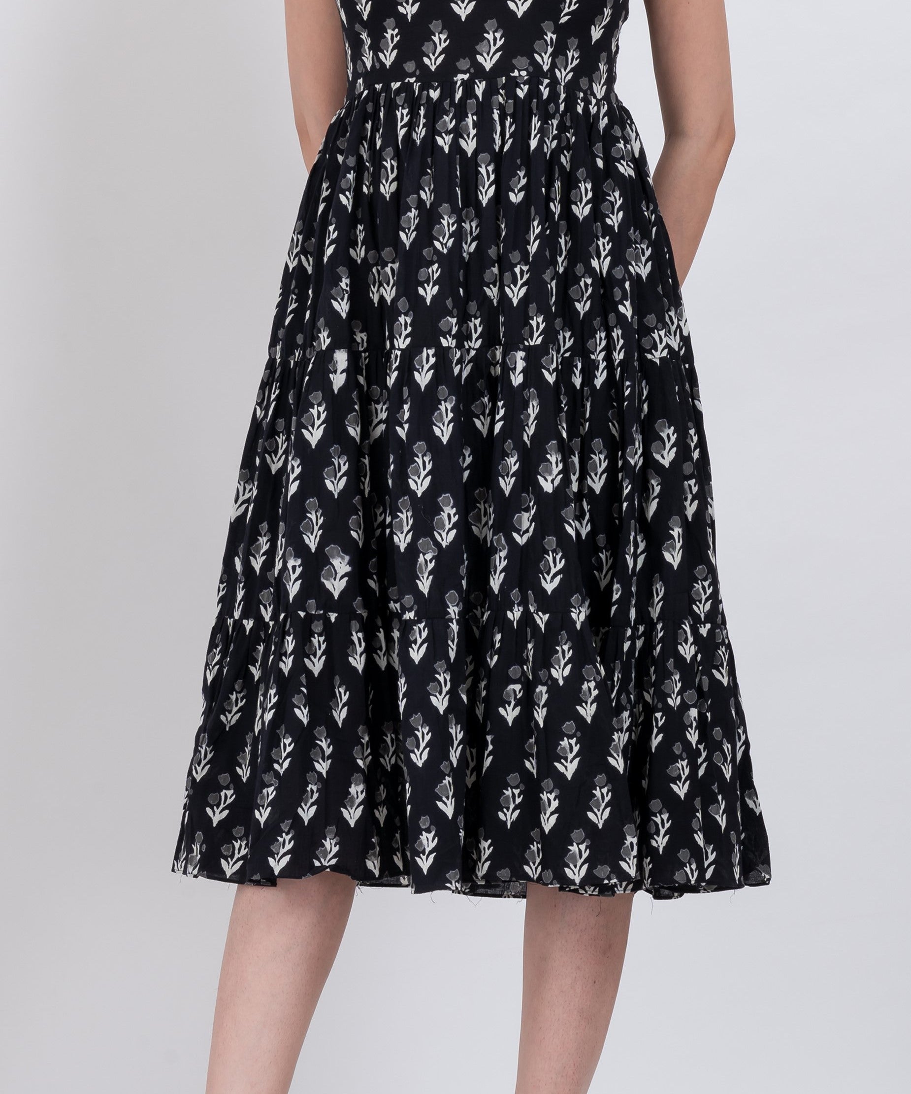 Floral Print Sleeveless Cotton Dress with tiered ruffles