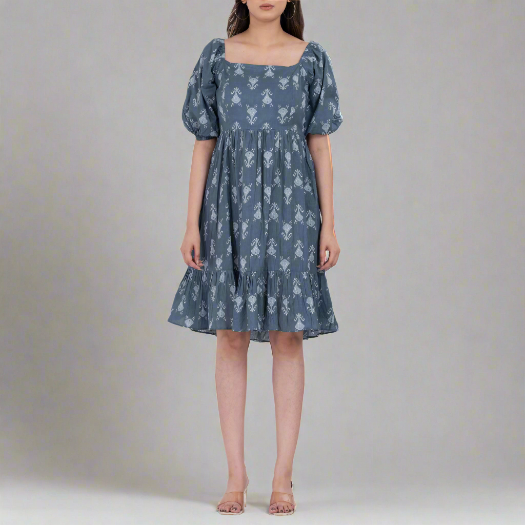 Floral puff sleeve dress with square neckline and relaxed fit