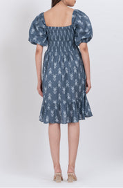 Casual floral puff sleeve dress with square neck and ruffled hem