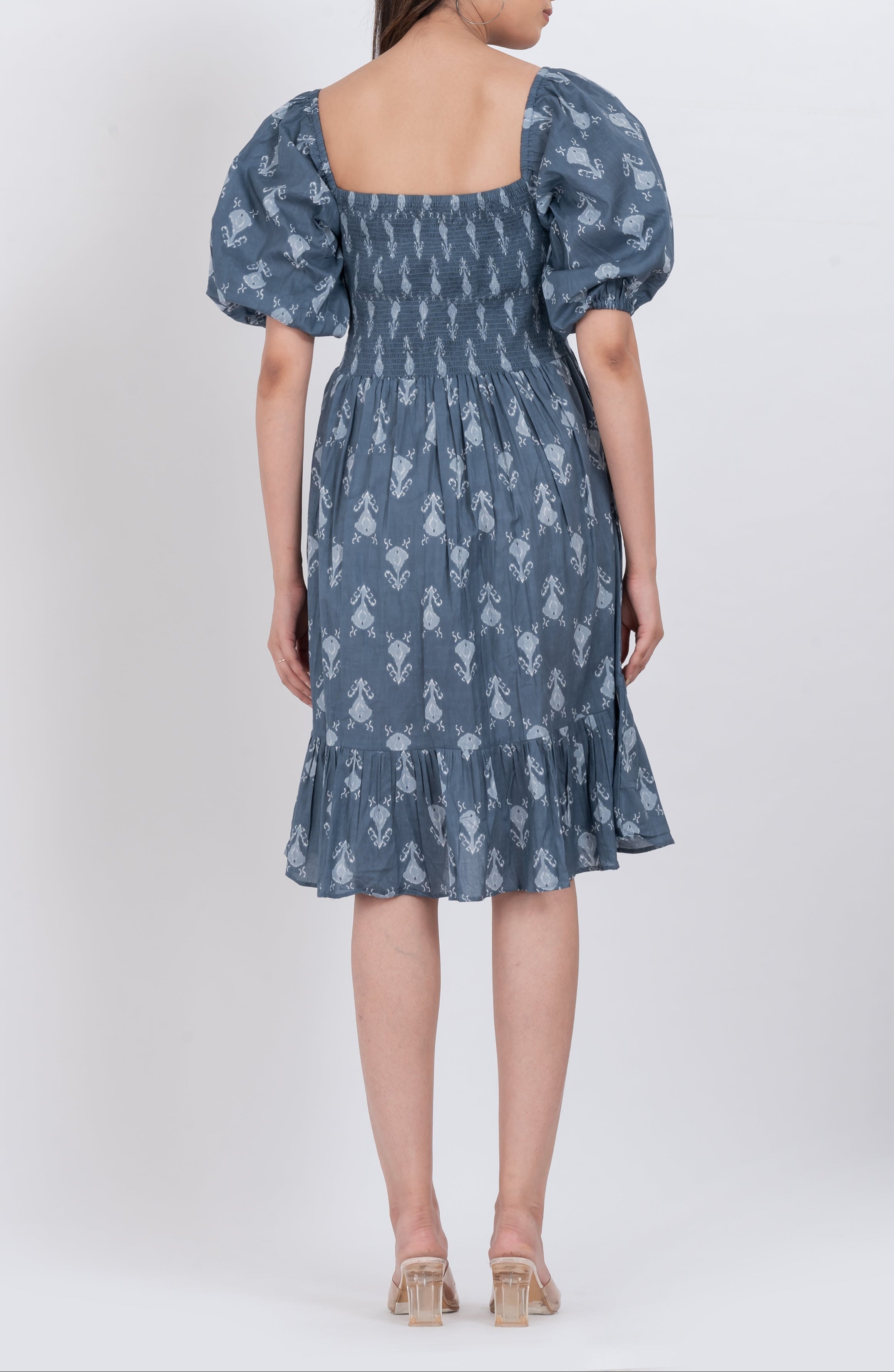 Casual floral puff sleeve dress with square neck and ruffled hem