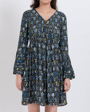 Romantic V-neck floral mini dress with flowy hem