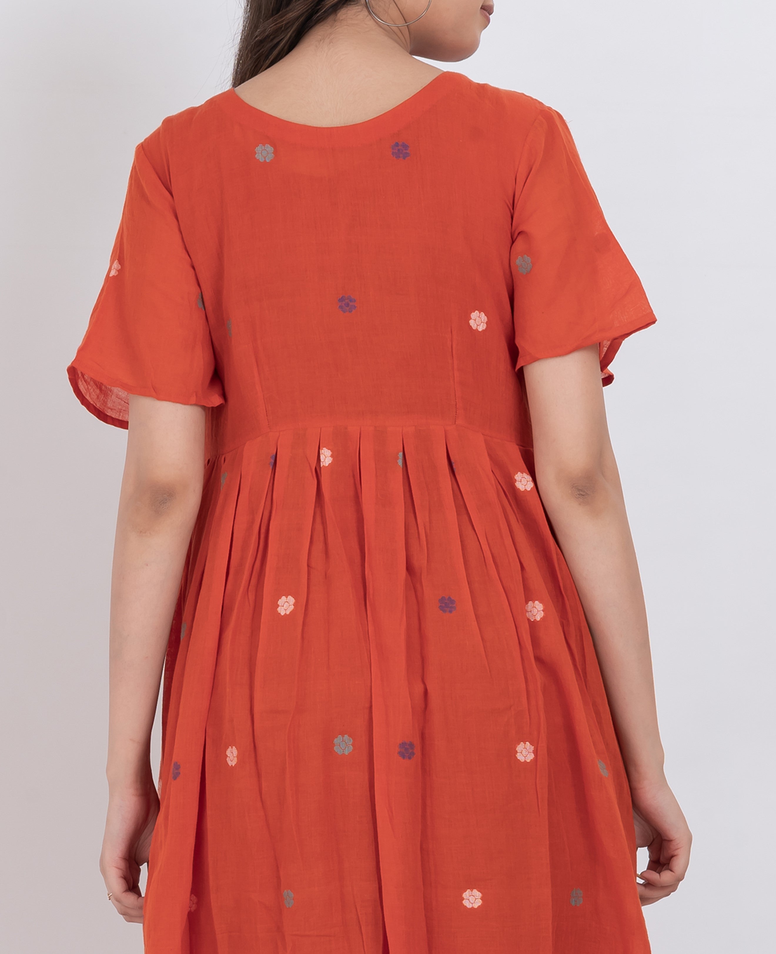  Handwoven cotton pleated floral dress, perfect for summer outings with short sleeves.