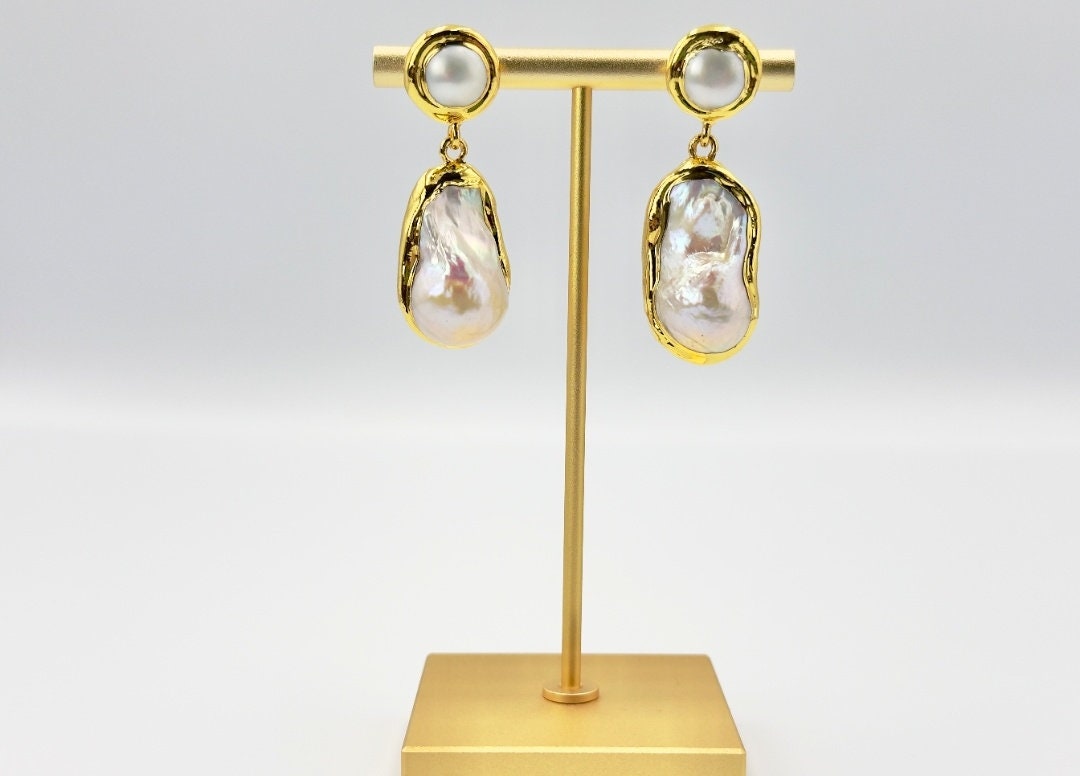 Natural baroque pearl earrings