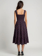 Woman wear patterned dress bestootd ariastop