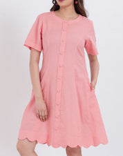 Button-down cotton dress with playful scalloped hem and short sleeves