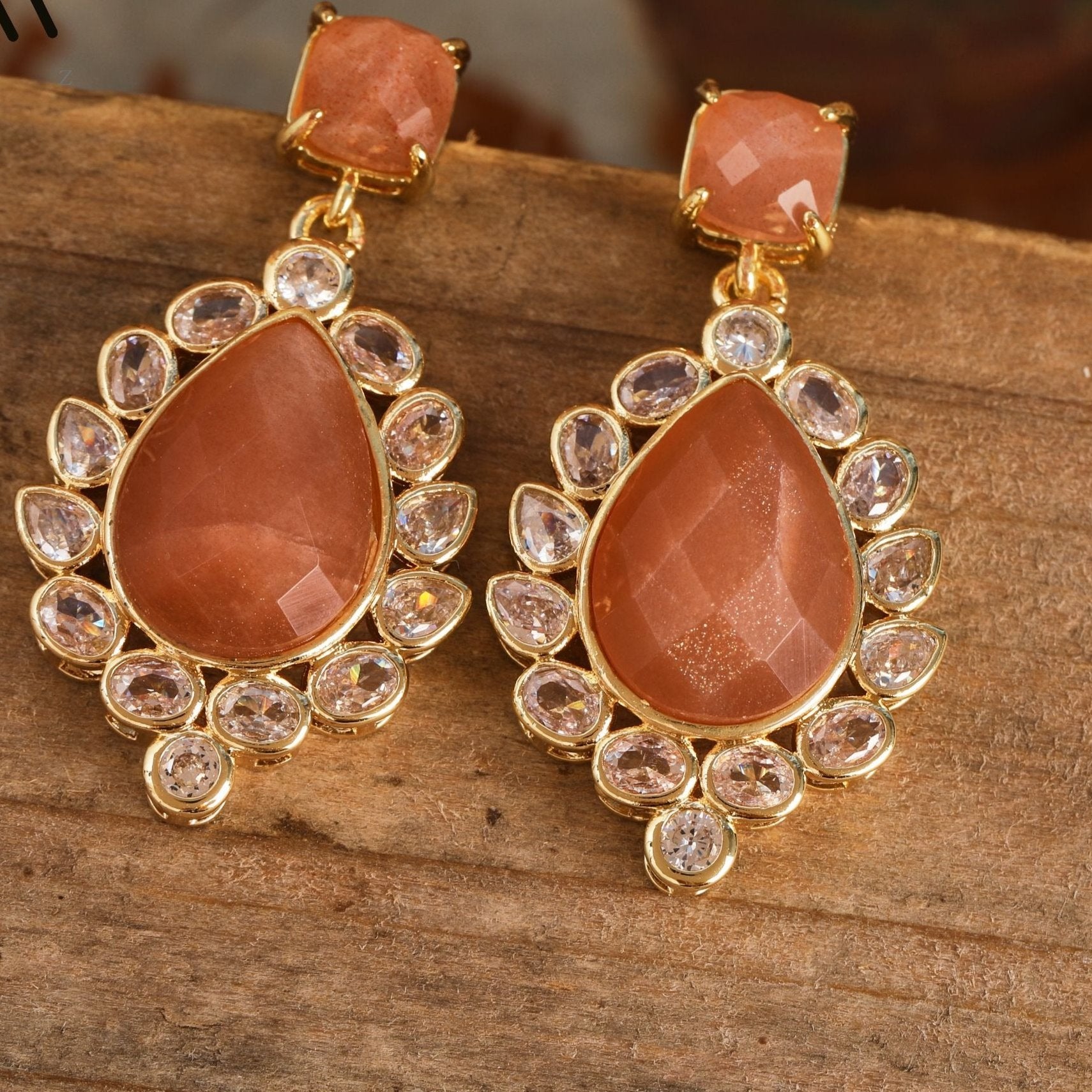 sunstone_acaebcc3-d348-484b-ac4f-25362b599e39.jpg