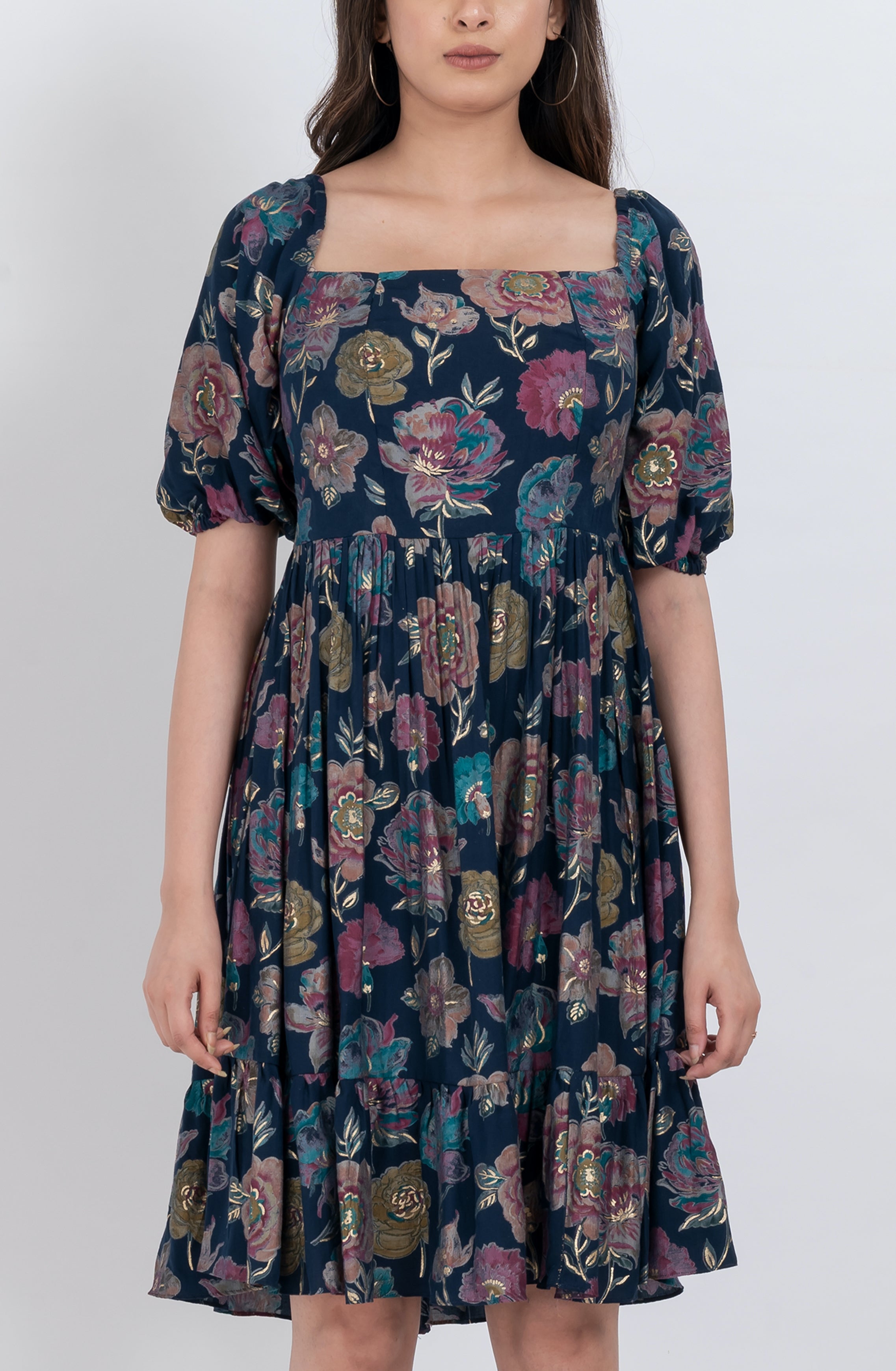 Trendy floral square neck mini dress with boho look