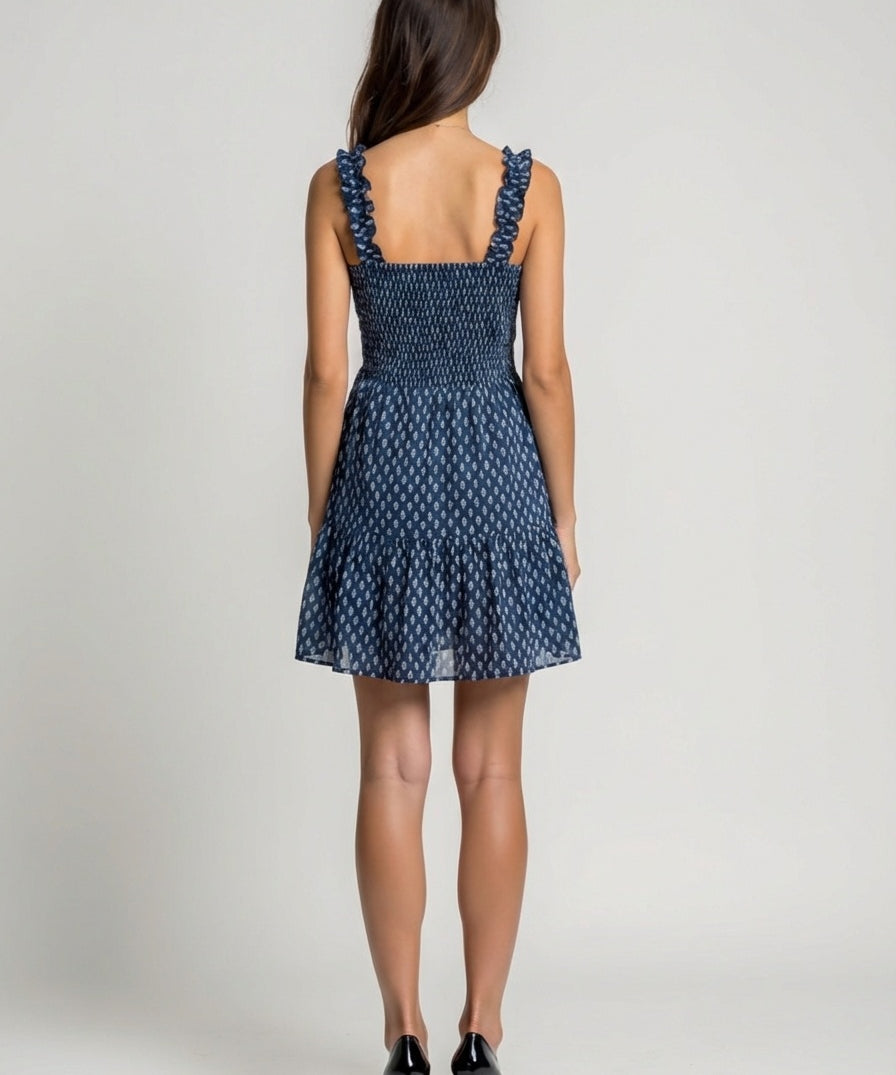 Woman wearing a blue patterned dress alibaba oem, odm, low moq, wholesale faire