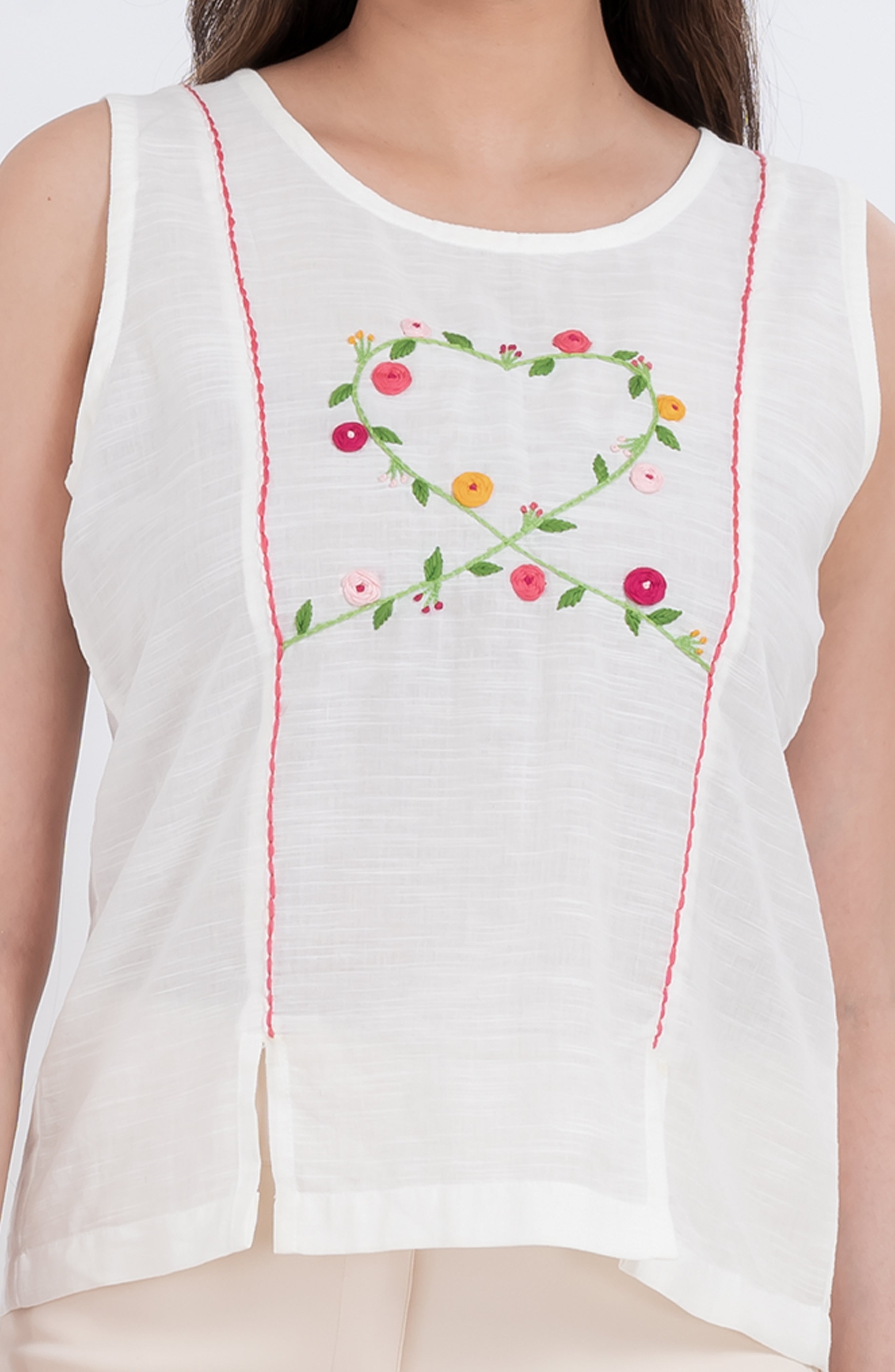 Heart floral needlework sleeveless top for summer